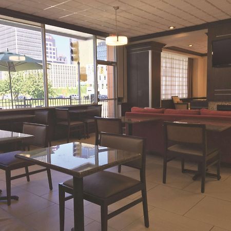 La Quinta Inn & Suites By Wyndham Indianapolis Downtown Eksteriør billede