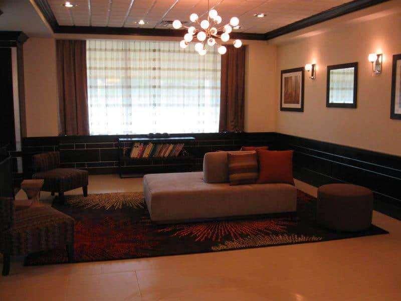 La Quinta Inn & Suites By Wyndham Indianapolis Downtown Eksteriør billede