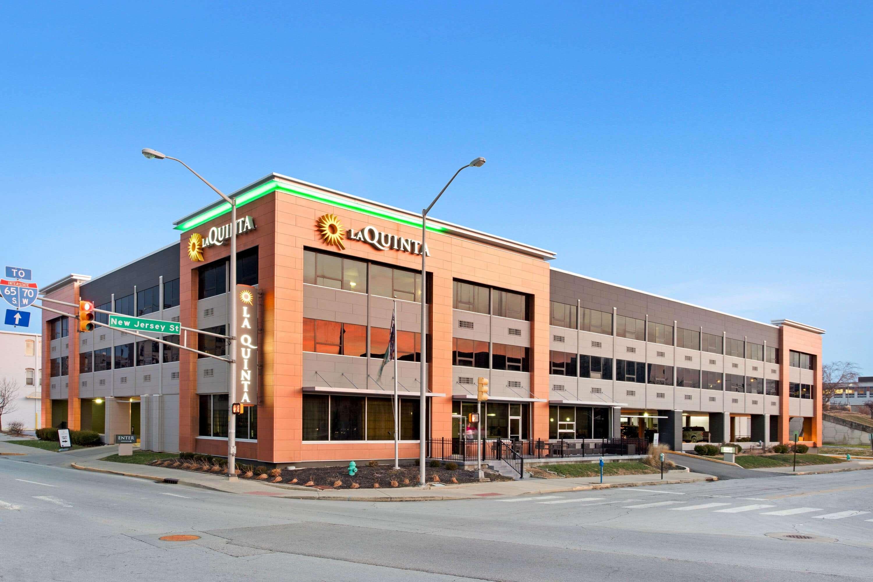La Quinta Inn & Suites By Wyndham Indianapolis Downtown Eksteriør billede