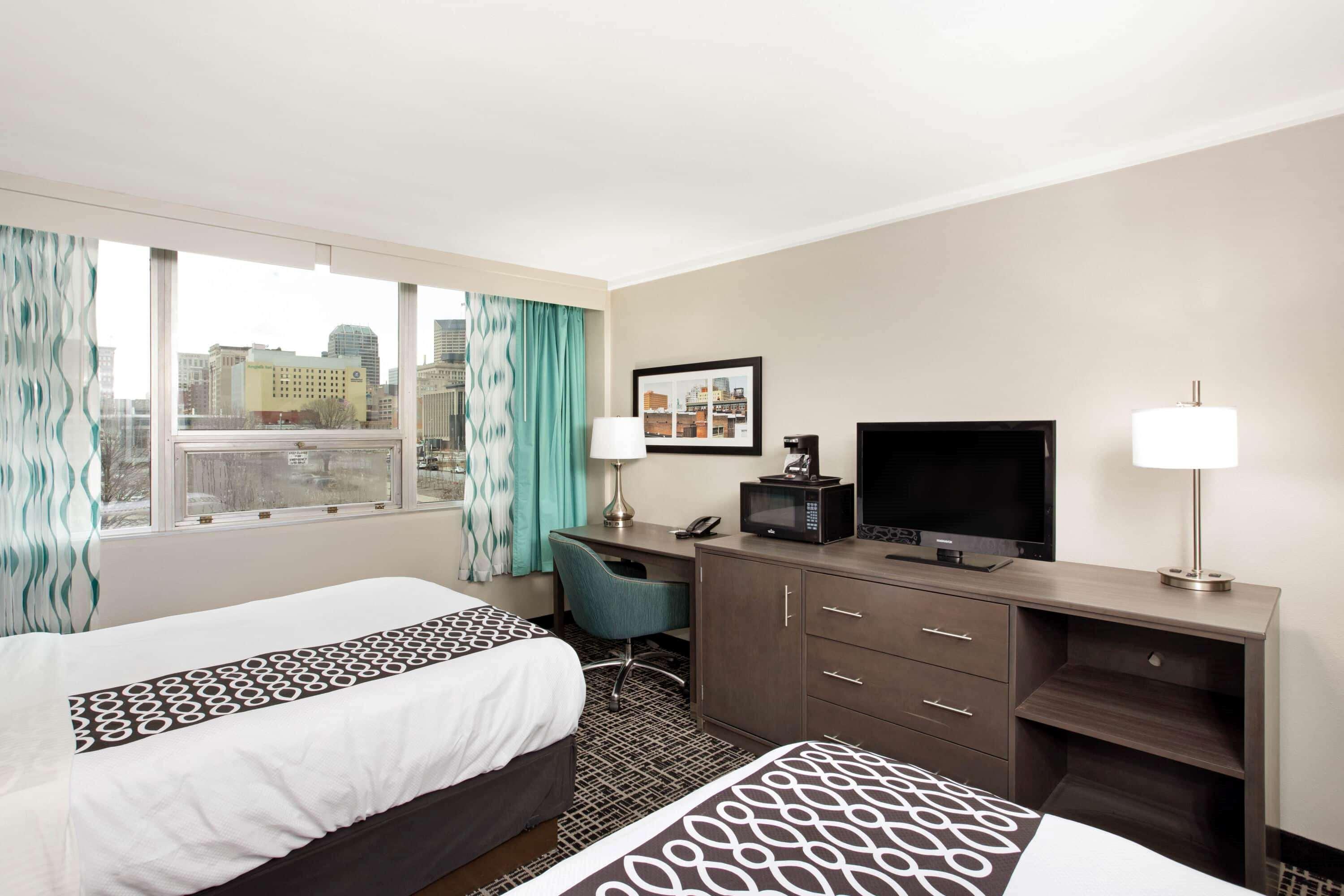La Quinta Inn & Suites By Wyndham Indianapolis Downtown Eksteriør billede