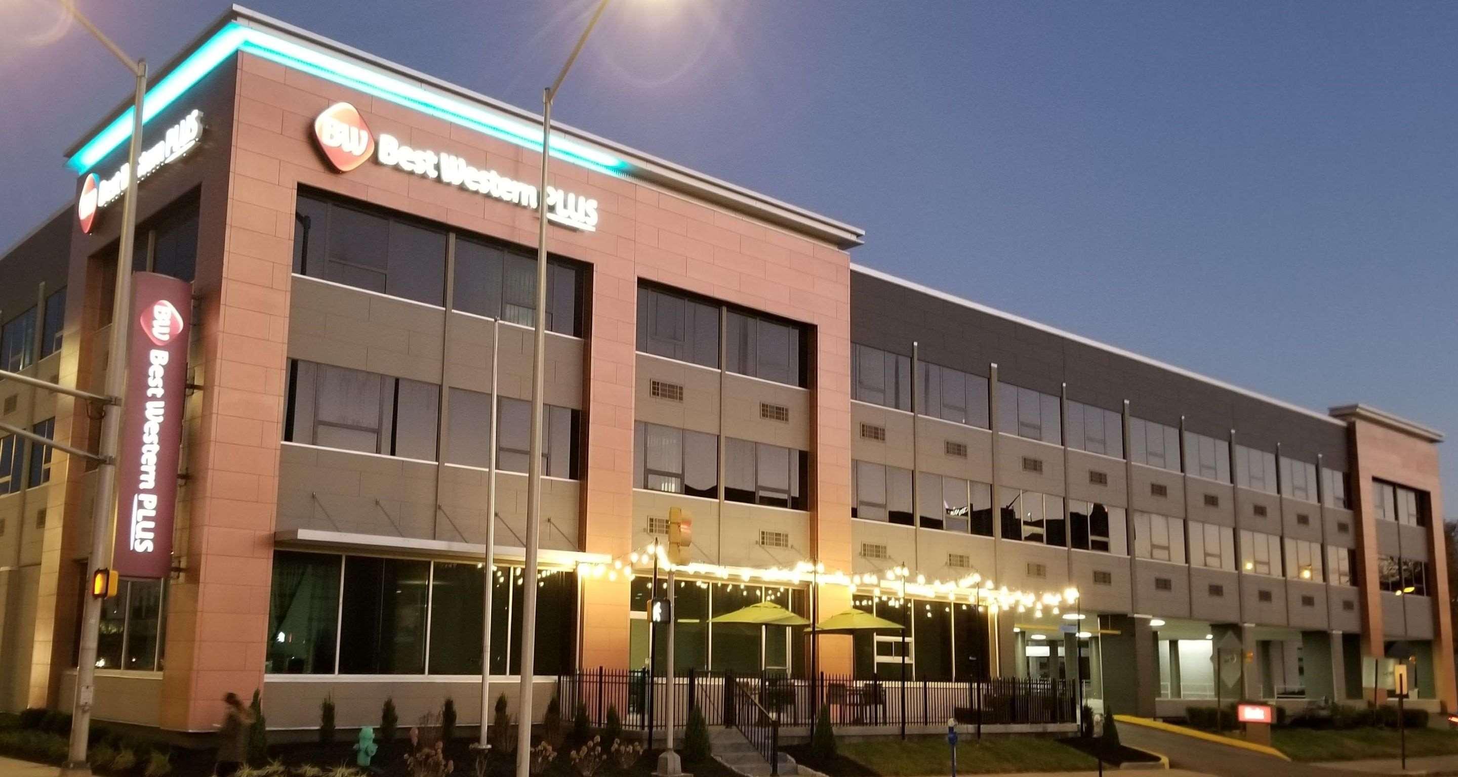 La Quinta Inn & Suites By Wyndham Indianapolis Downtown Eksteriør billede