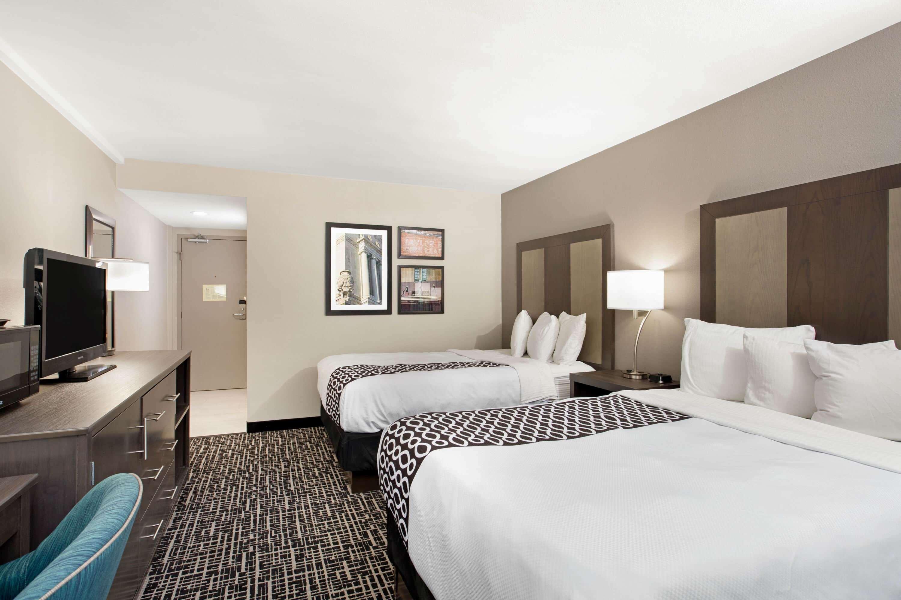 La Quinta Inn & Suites By Wyndham Indianapolis Downtown Eksteriør billede