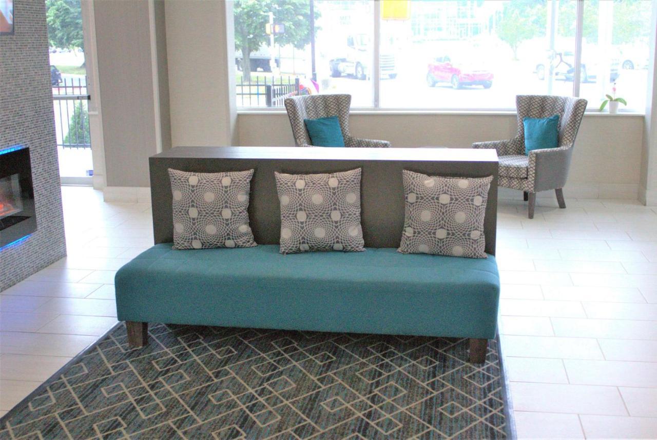 La Quinta Inn & Suites By Wyndham Indianapolis Downtown Eksteriør billede