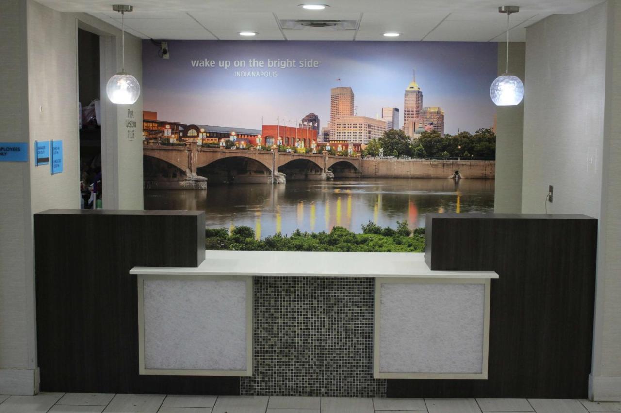La Quinta Inn & Suites By Wyndham Indianapolis Downtown Eksteriør billede