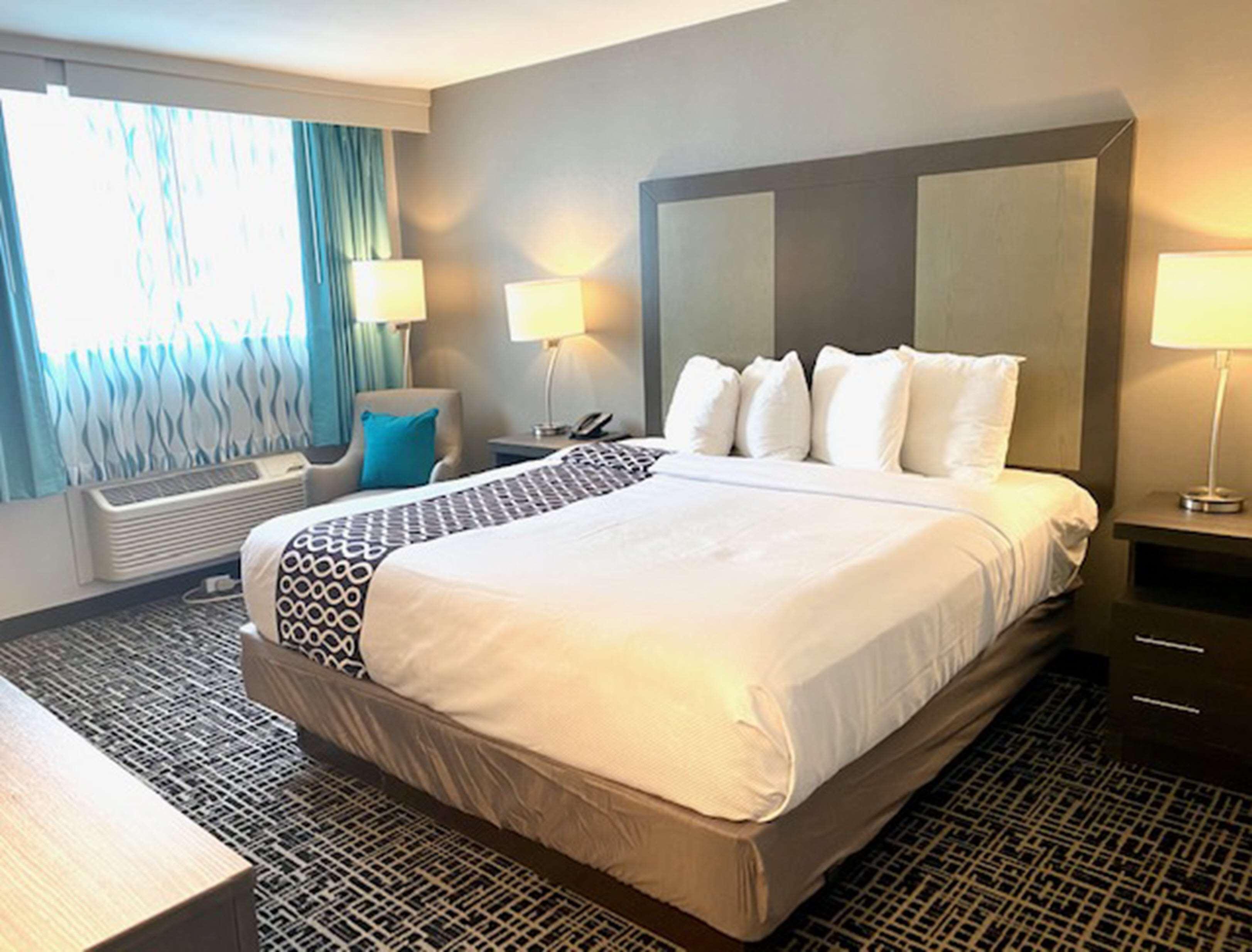 La Quinta Inn & Suites By Wyndham Indianapolis Downtown Eksteriør billede