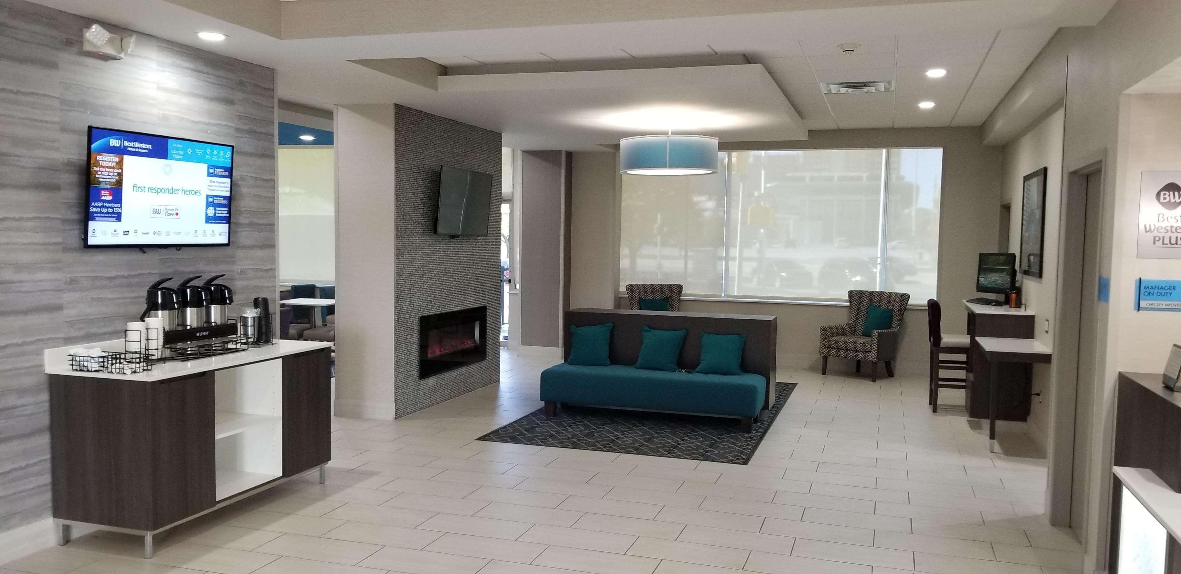 La Quinta Inn & Suites By Wyndham Indianapolis Downtown Eksteriør billede