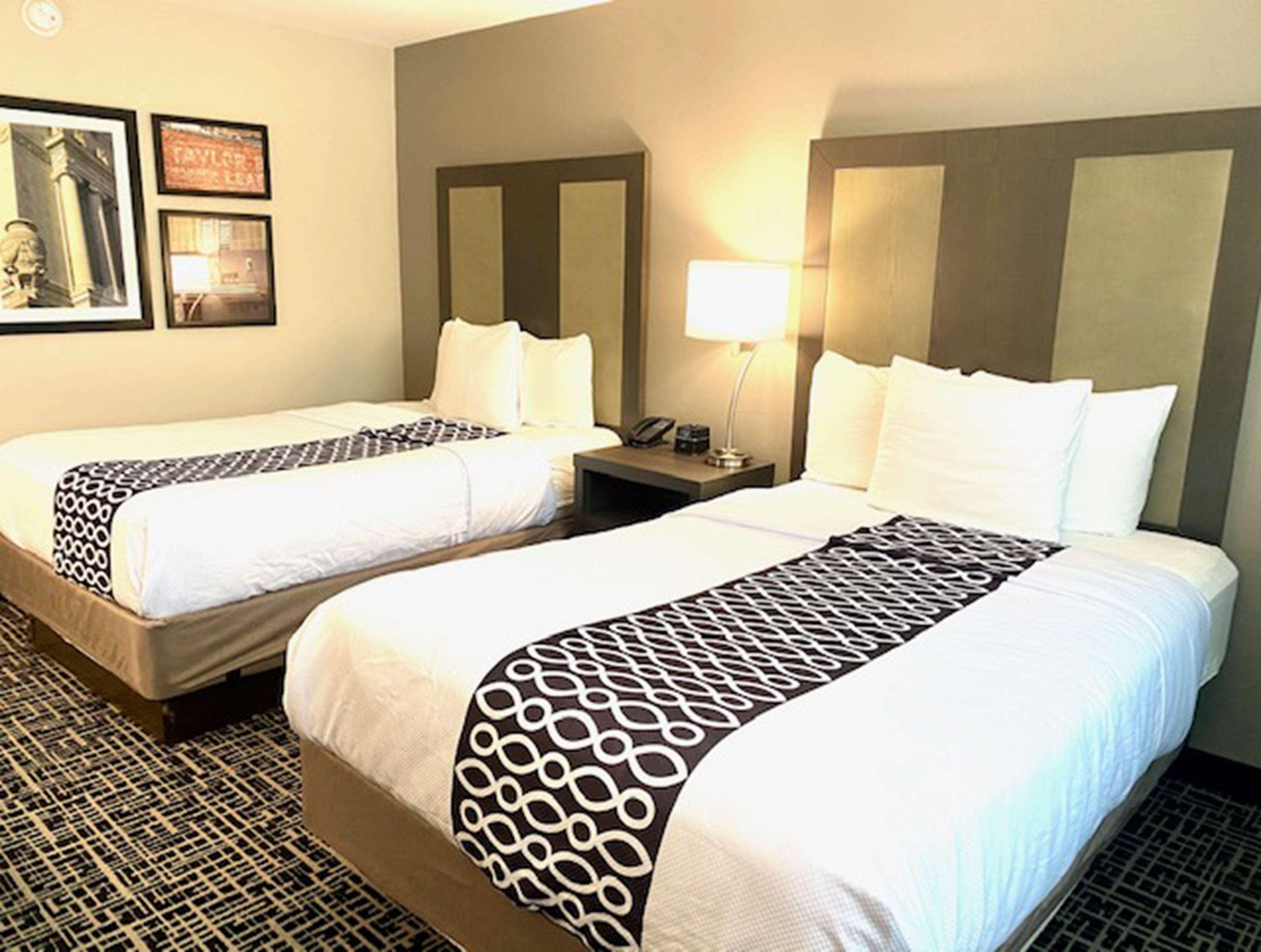 La Quinta Inn & Suites By Wyndham Indianapolis Downtown Eksteriør billede